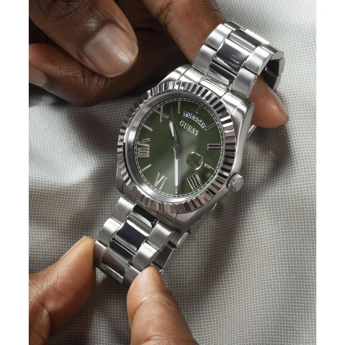 Годинник GUESS Classic GW0265G10 Срібний, фото №6 Годинник GUESS Classic GW0265G10 Срібний, фото №6