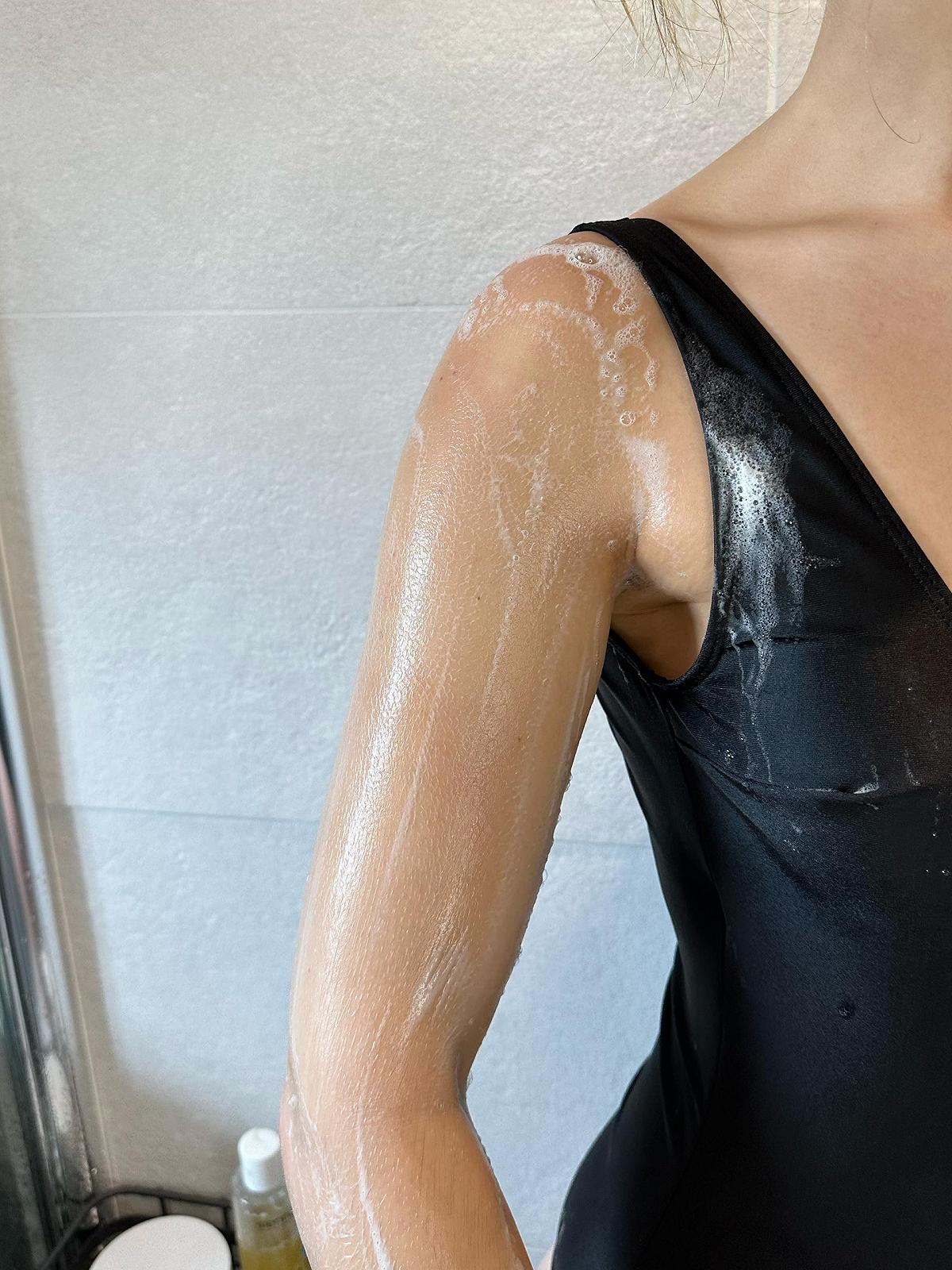 Гель для очищення тіла Sienna X Cleansing Gel Collagen and Melanin Boosting pH-збалансований, фото №6 Гель для очищення тіла Sienna X Cleansing Gel Collagen and Melanin Boosting pH-збалансований, фото №6