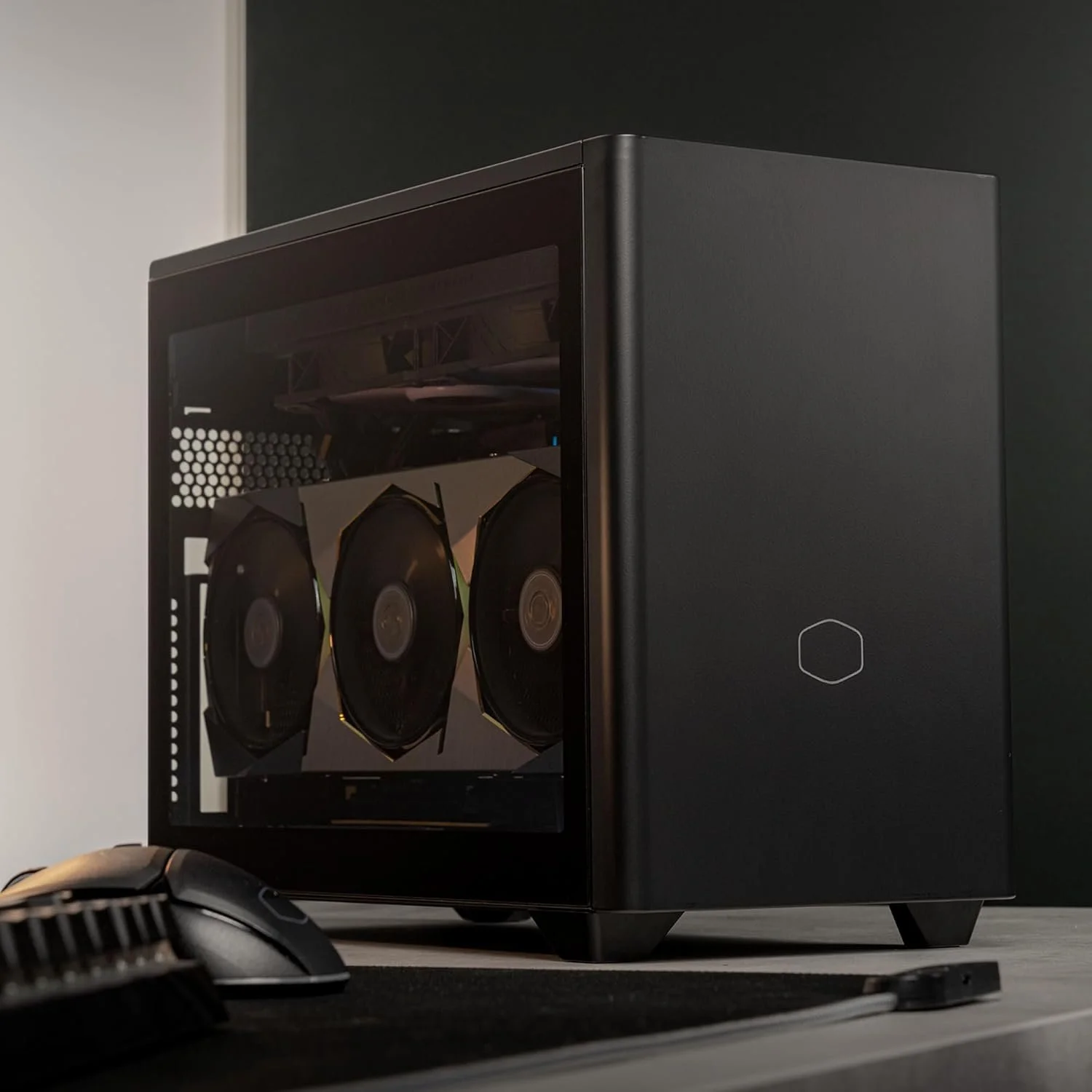 Корпус для ПК Cooler Master MasterBox NR200P V2 Чорний, фото №4