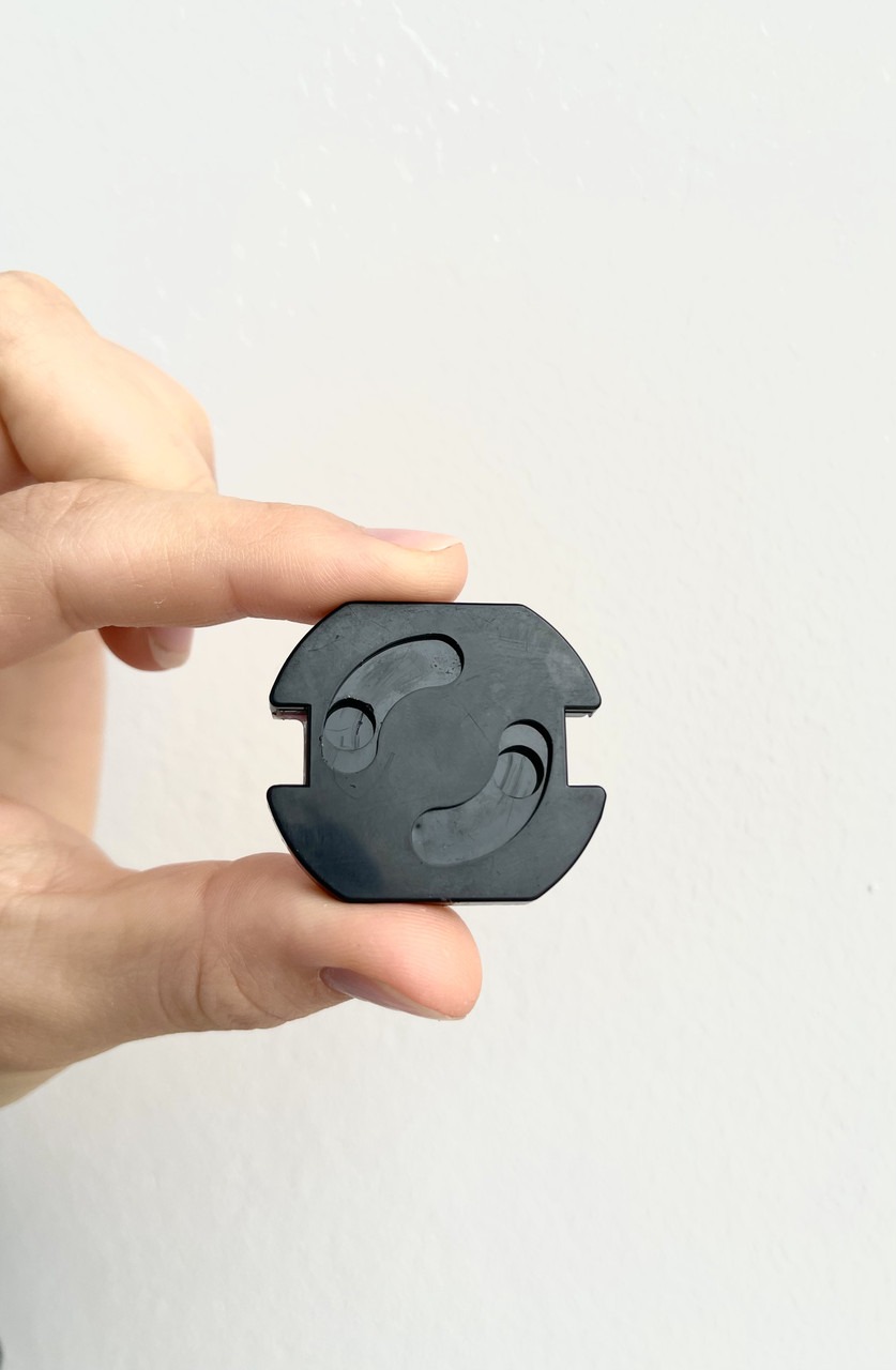 Защита на розетки 1 шт Leluno Заглушки розетку для защиты детей от электричества розеток с поворотным механизмом Черный, фото №4 Защита на розетки 1 шт Leluno Заглушки розетку для защиты детей от электричества розеток с поворотным механизмом Черный, фото №4