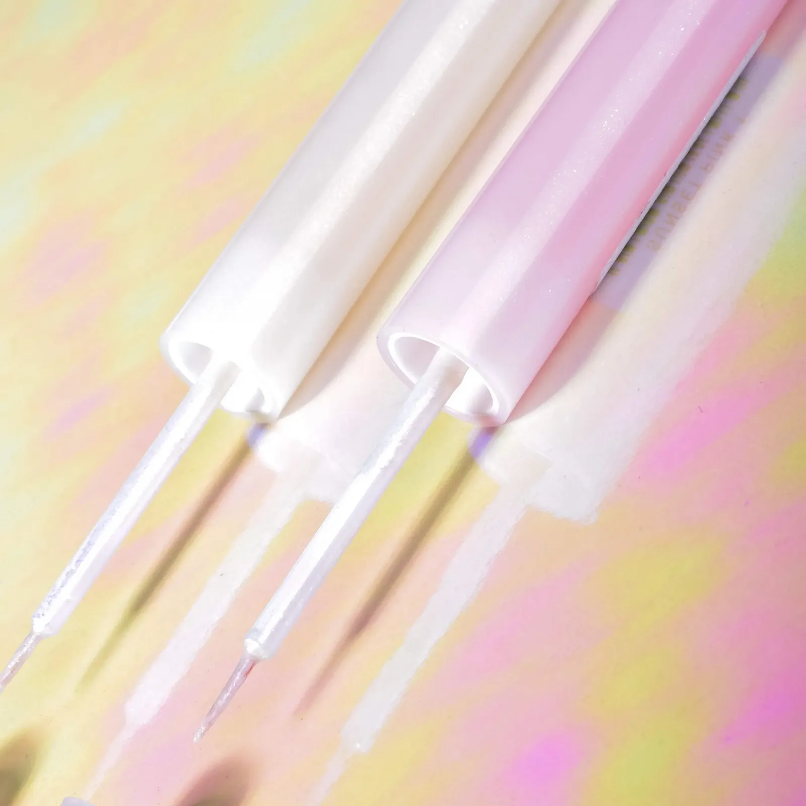 Подводка Glam Crystals Metallic Liquid Liner Sunset Pink, фото №5