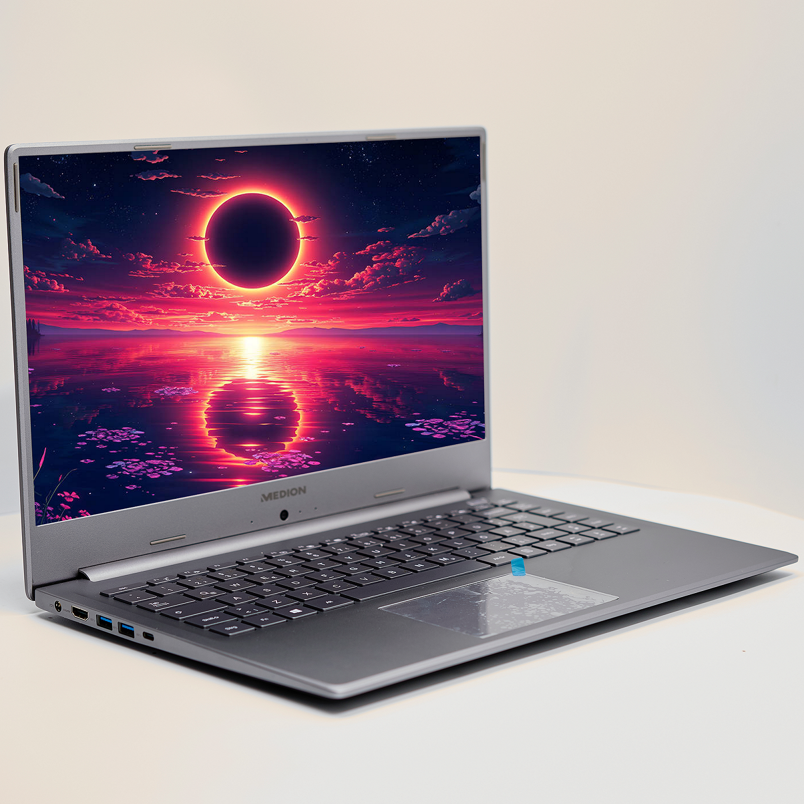 Ноутбук 15.6'' Medion (Lenovo Group) Akoya P15646 | Intel Core i5-8265U | IPS (1920x1080) FullHD | RAM 8 ГБ | SSD 512 ГБ | Nvidia GeForce MX250 | Intel UHD Graphics 620 | Металевий корпус | Win11 (4987), фото №4