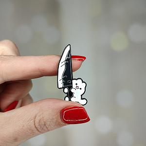 Металлический значок пин Кот с ножом - Фото 1