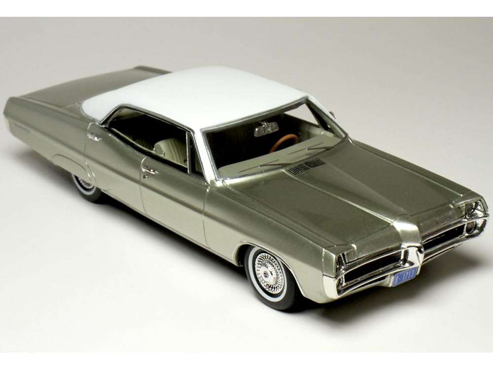 Модель автомобіля Goldvarg Collection GC-059B 1967 Bonneville 1/43 Шампанське золото металік з білим дахом Обмежена серія на 200 шт у світі, фото №4
