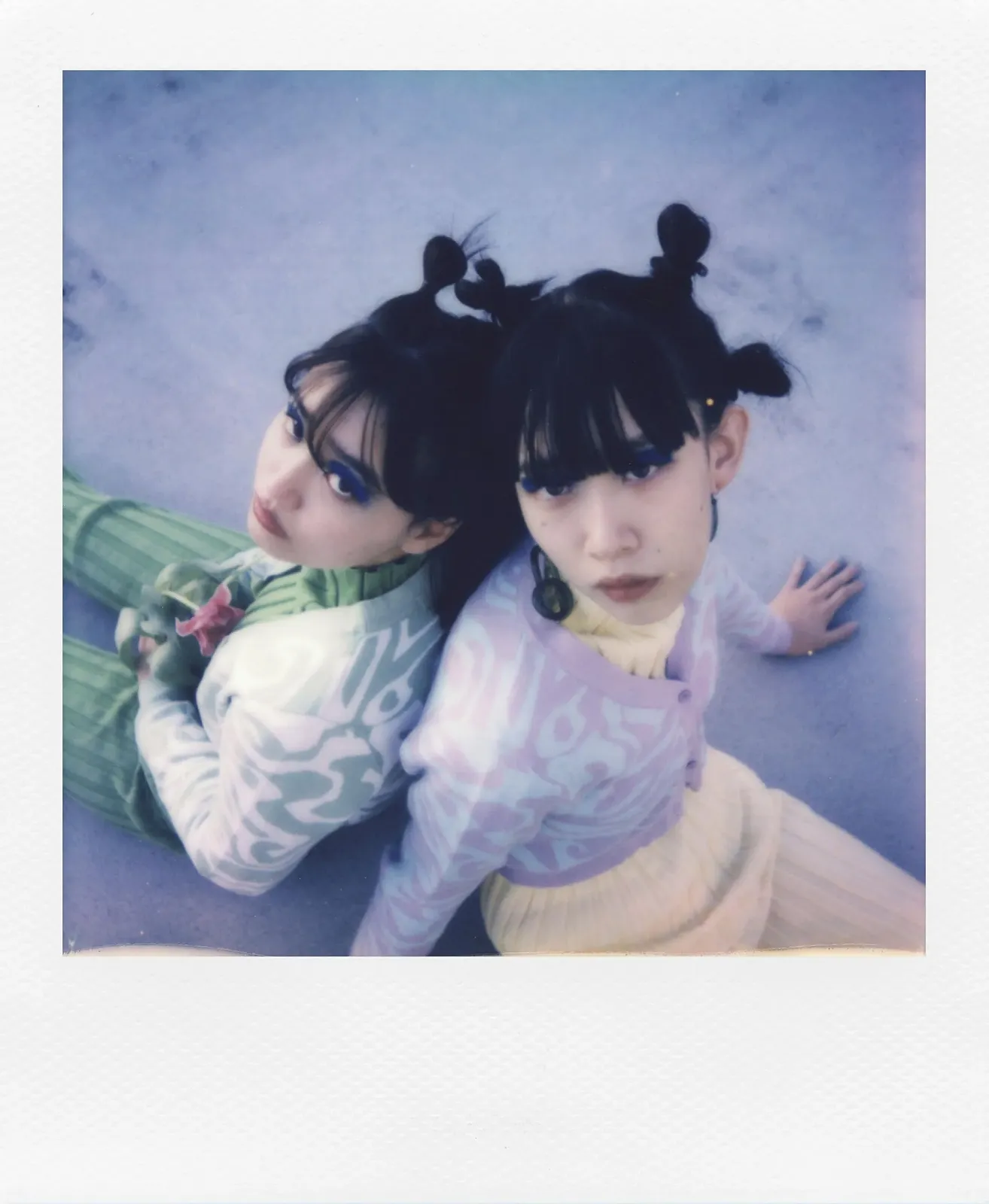 Фотоаппарат мгновенной печати Polaroid Now+ Gen 3 Bluetooth Bundle + цветная пленка (16 фото) White, фото №3