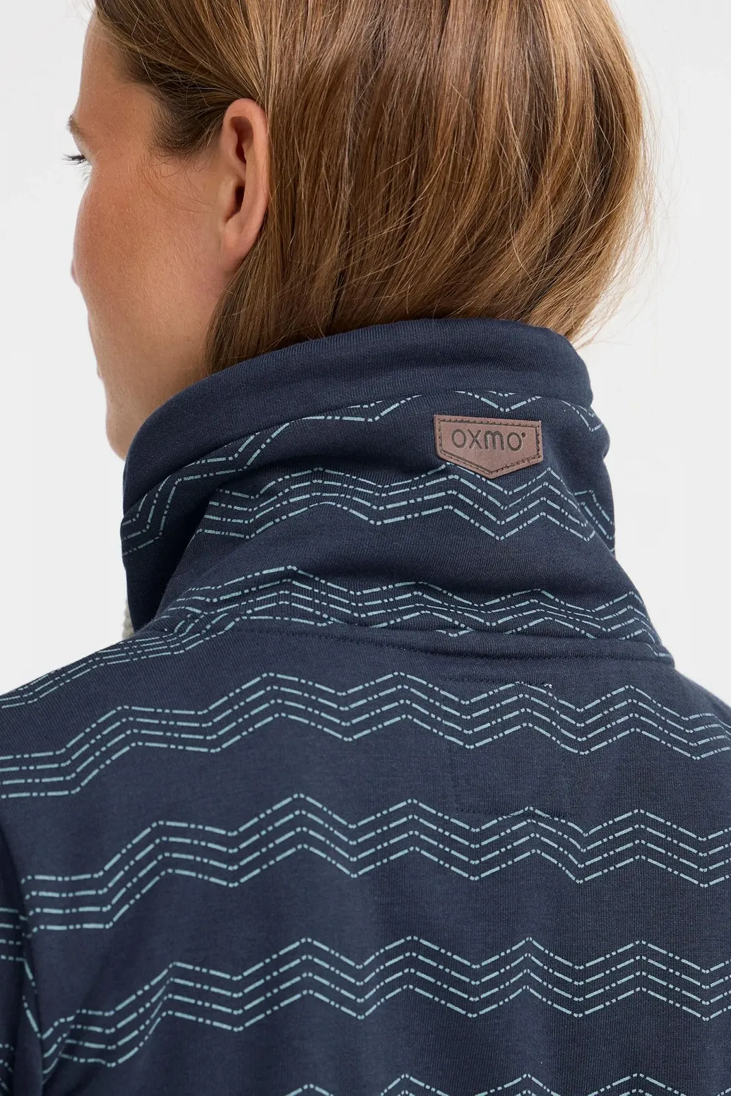 Женский свитер на молнии OXMO OXVanta с карманом-кенгуру, воротником-стойкой, фото №6 Женский свитер на молнии OXMO OXVanta с карманом-кенгуру, воротником-стойкой, фото №6