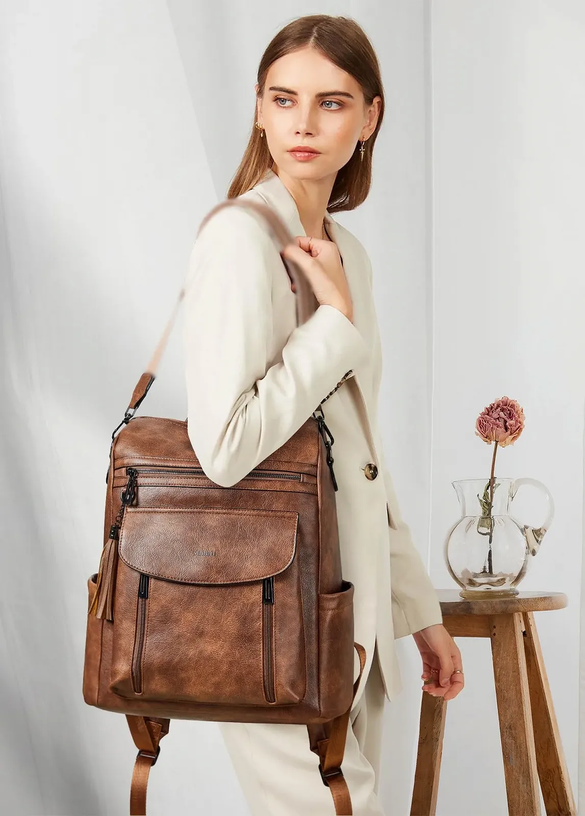 Рюкзак для ноутбука Shrrie 15.6 Inch Leather Carry On Water Resistant Two Tone Brown, фото №2 Рюкзак для ноутбука Shrrie 15.6 Inch Leather Carry On Water Resistant Two Tone Brown, фото №2