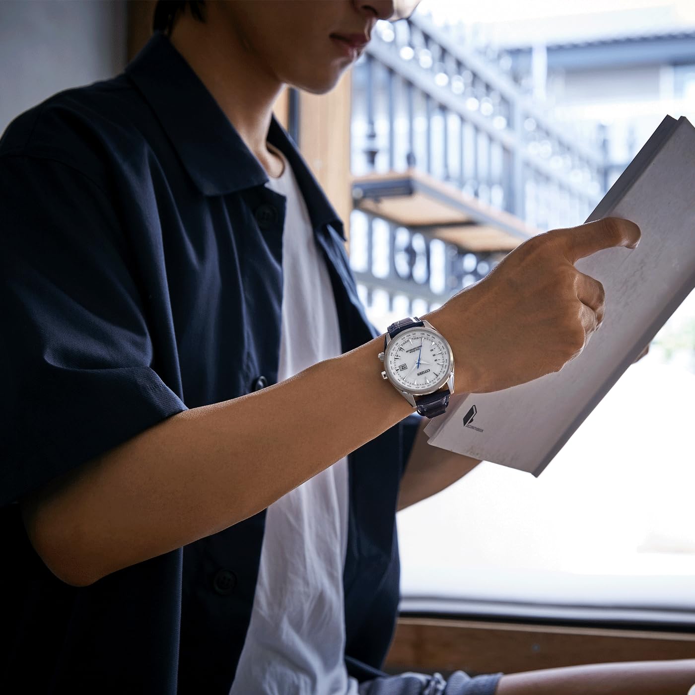 Чоловічий аналоговий годинник CITIZEN Classic CB0270-10A з шкіряним ремінцем, фото №5 Чоловічий аналоговий годинник CITIZEN Classic CB0270-10A з шкіряним ремінцем, фото №5