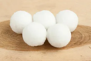 Помпоны для рукоделия Лентомания 30 мм молочные 10 шт (POM30-VLRMLK) - Фото 1