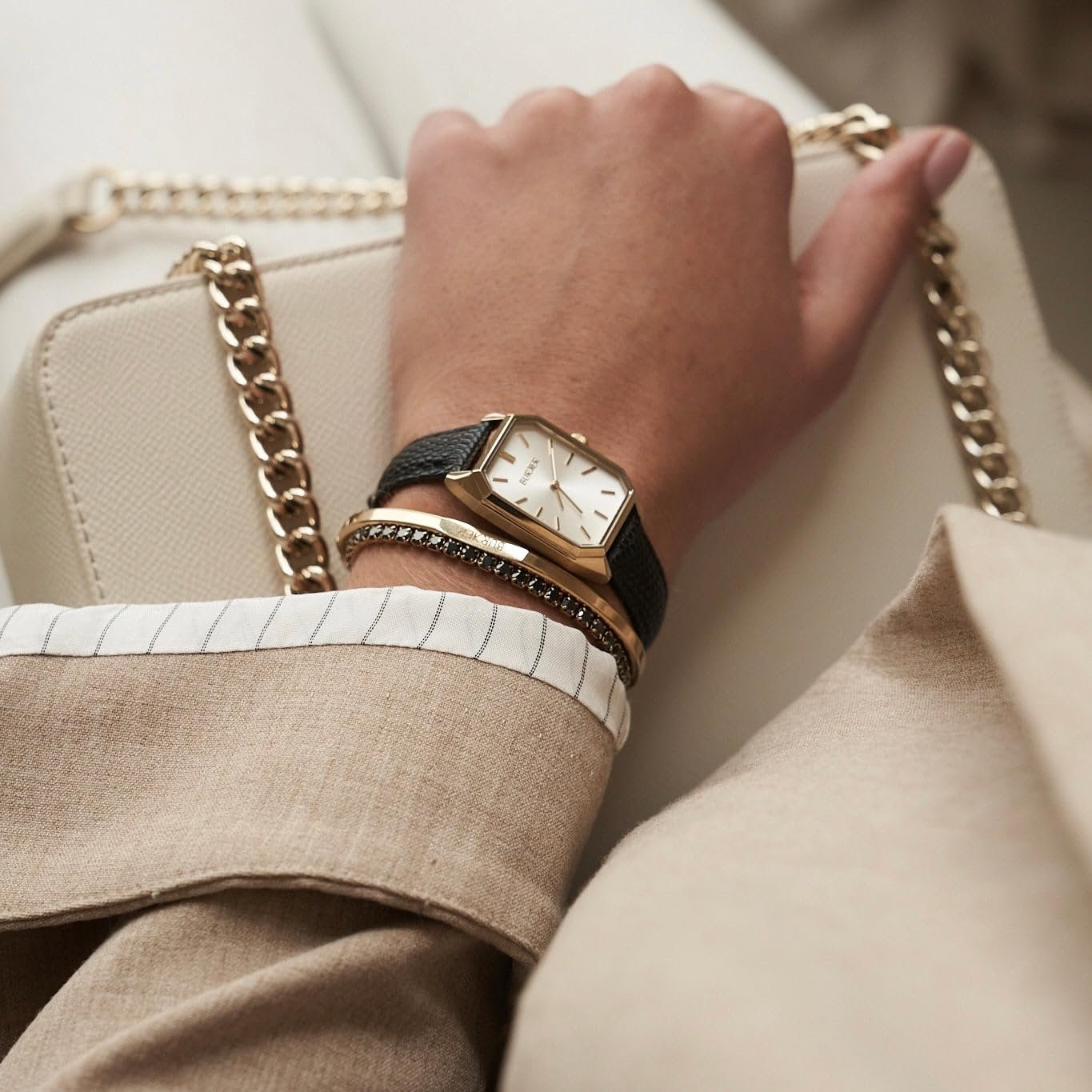 Женские часы BURKER Isabell Прямоугольные Аналоговые Кварцевые 28 мм Золотой Черная Кожа, фото №5