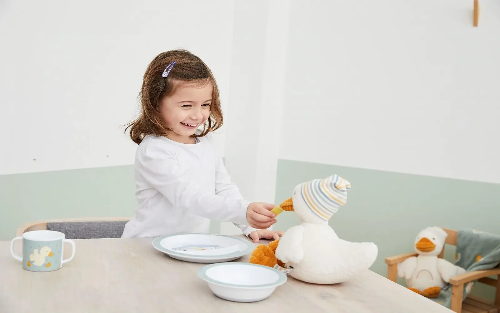 Набір посуду Sterntaler Edda Lou Duck Камінь Зелений, 5 предметів: чашка з ручками, тарілка, миска для каші з нековзною основою, ложка та виделка, фото №6