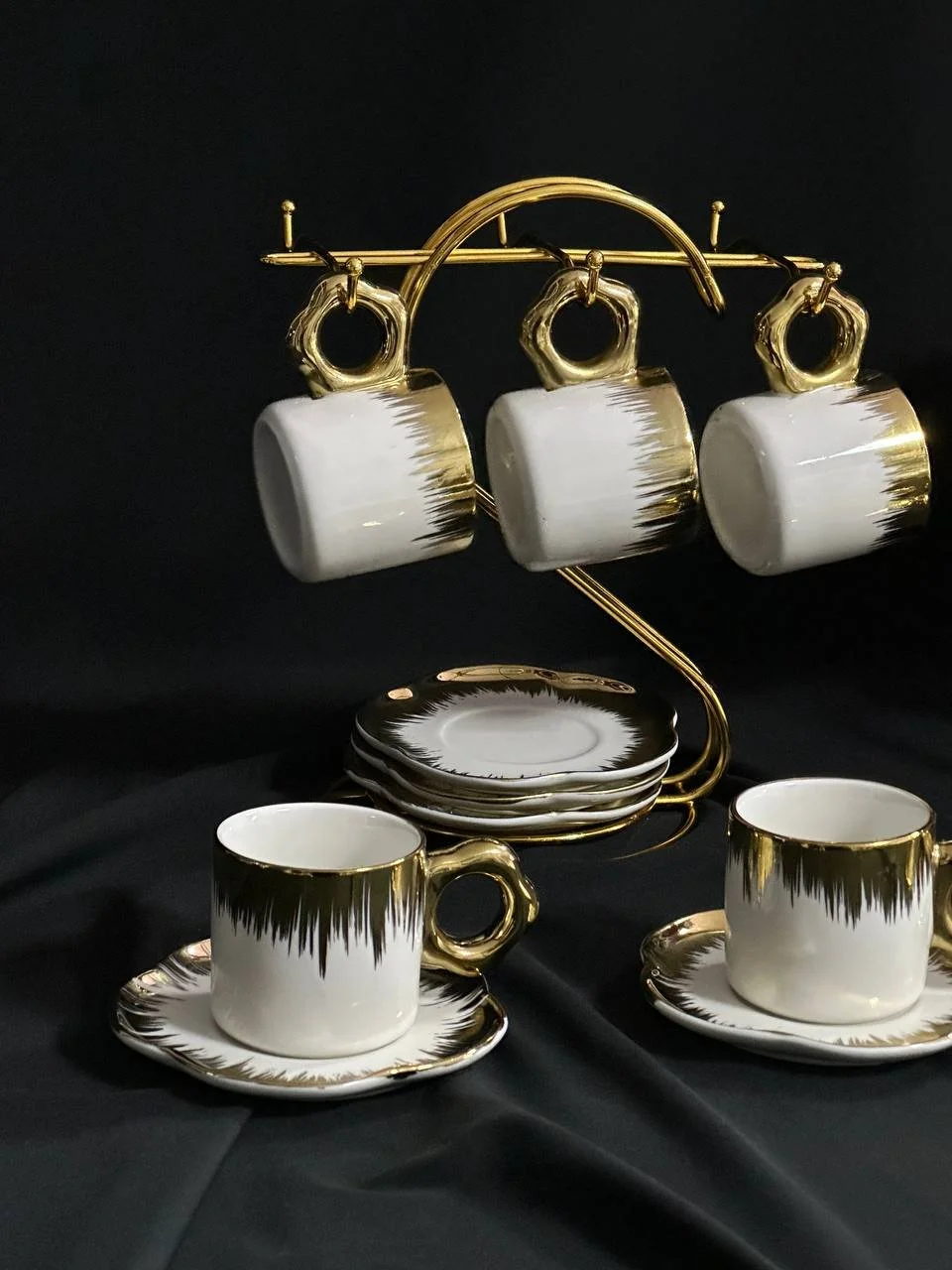 Кавовий сервіз на золотій підставці, фото №3