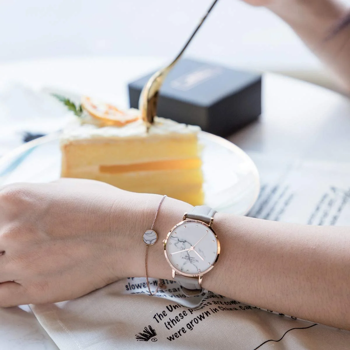 Наручные часы VICTORIA HYDE Кварцевые Аналоговые для пар Мужские и женские Часы с сетчатым браслетом из нержавеющей стали Ремешок из натуральной кожи, фото №5 Наручные часы VICTORIA HYDE Кварцевые Аналоговые для пар Мужские и женские Часы с сетчатым браслетом из нержавеющей стали Ремешок из натуральной кожи, фото №5