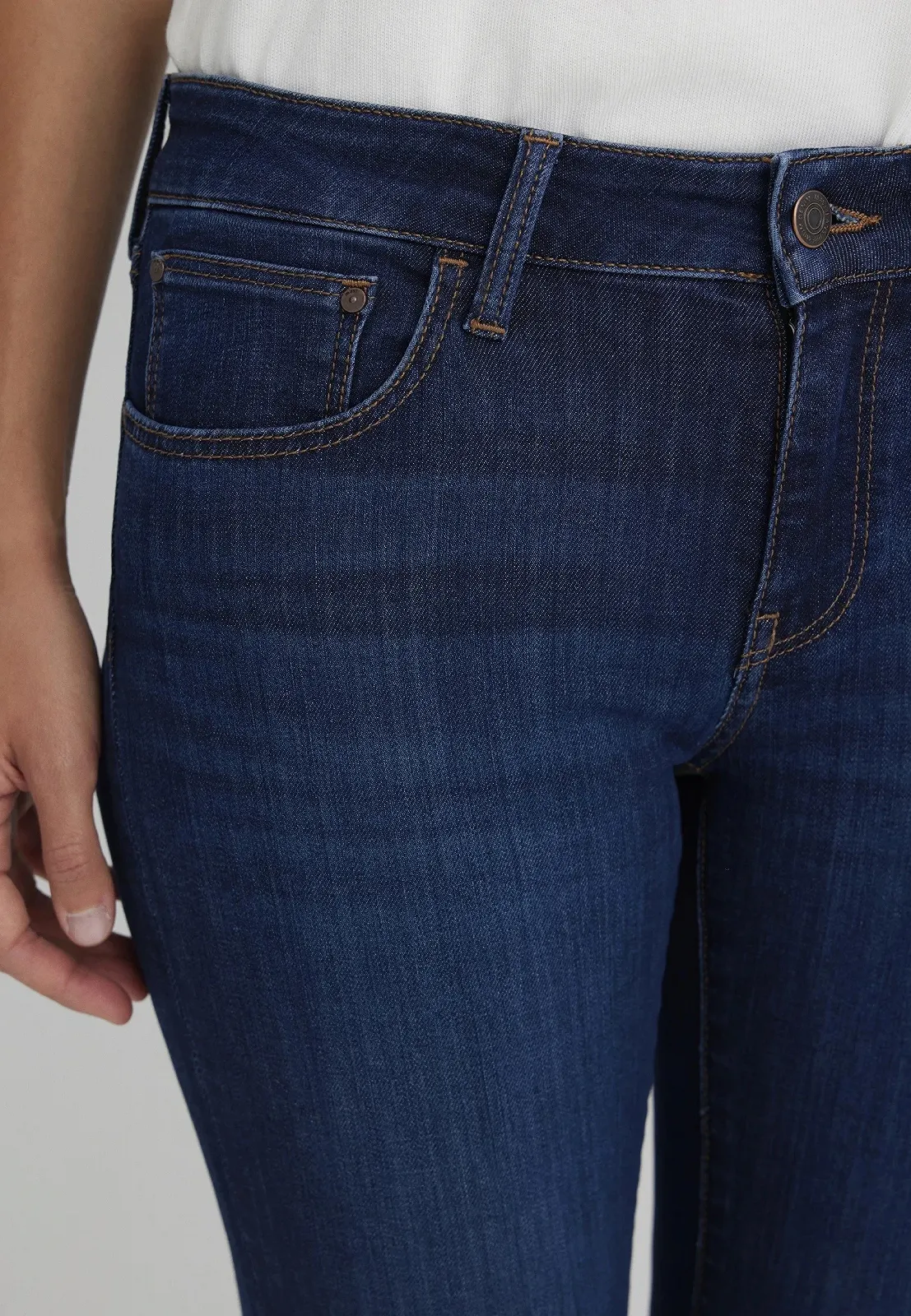 Женские джинсовые штаны MAVI ADRIANA Deep Blue Brushed Glam - 25, фото №3 Женские джинсовые штаны MAVI ADRIANA Deep Blue Brushed Glam - 25, фото №3