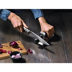 Точило для ножів WMF Gourmet з керамічними дисками нержавіюча сталь 25 x 9 x 25 см срібляста synthetic.ua - Фото 1