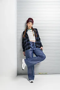 Купить Трендовые блестящие джинсы с напылением – синие и темно-синие от 140 до 164 см - Фото 1 Трендовые блестящие джинсы с напылением – синие и темно-синие от 140 до 164 см - Фото 1