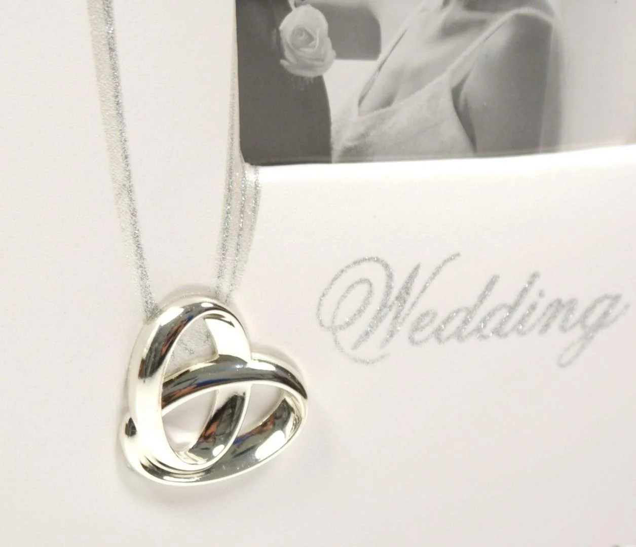 Свадебный Фотоальбом Обручальные Кольца и Бабочка Белый, фото №2 Свадебный Фотоальбом Обручальные Кольца и Бабочка Белый, фото №2