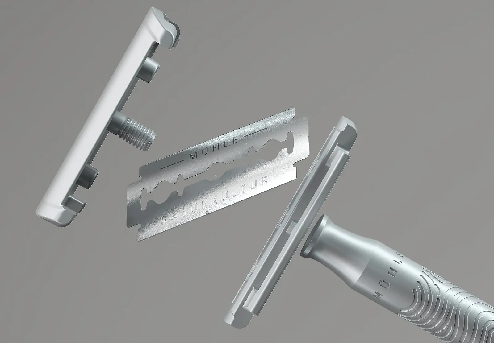 Набор для бритья MÜHLE R 89 5 предметов Т-образная бритва, закрытый гребень, хромированный металл, салфетка Серебристый, фото №3 Набор для бритья MÜHLE R 89 5 предметов Т-образная бритва, закрытый гребень, хромированный металл, салфетка Серебристый, фото №3