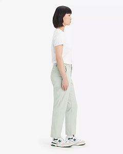 Женские брюки Levis - Essential Chino Sea Foam Twill - 25 27 цена на synthetic.ua - Фото 1 Женские брюки Levis - Essential Chino Sea Foam Twill - 25 27 synthetic.ua - Фото 1