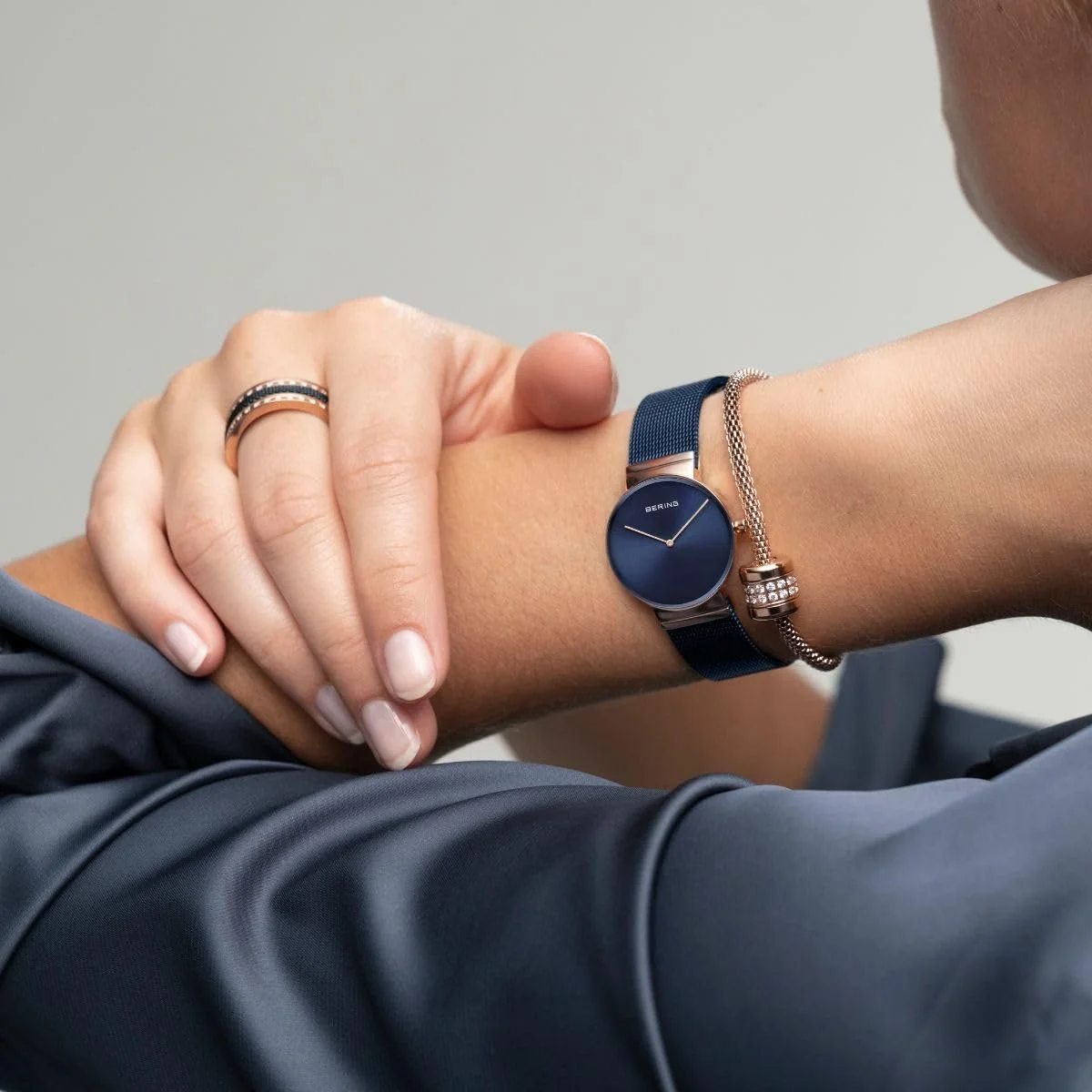 Годинник унісекс BERING Кварц 39 мм, корпус з нержавіючої сталі, циферблат, міланський браслет, фото №6 Годинник унісекс BERING Кварц 39 мм, корпус з нержавіючої сталі, циферблат, міланський браслет, фото №6