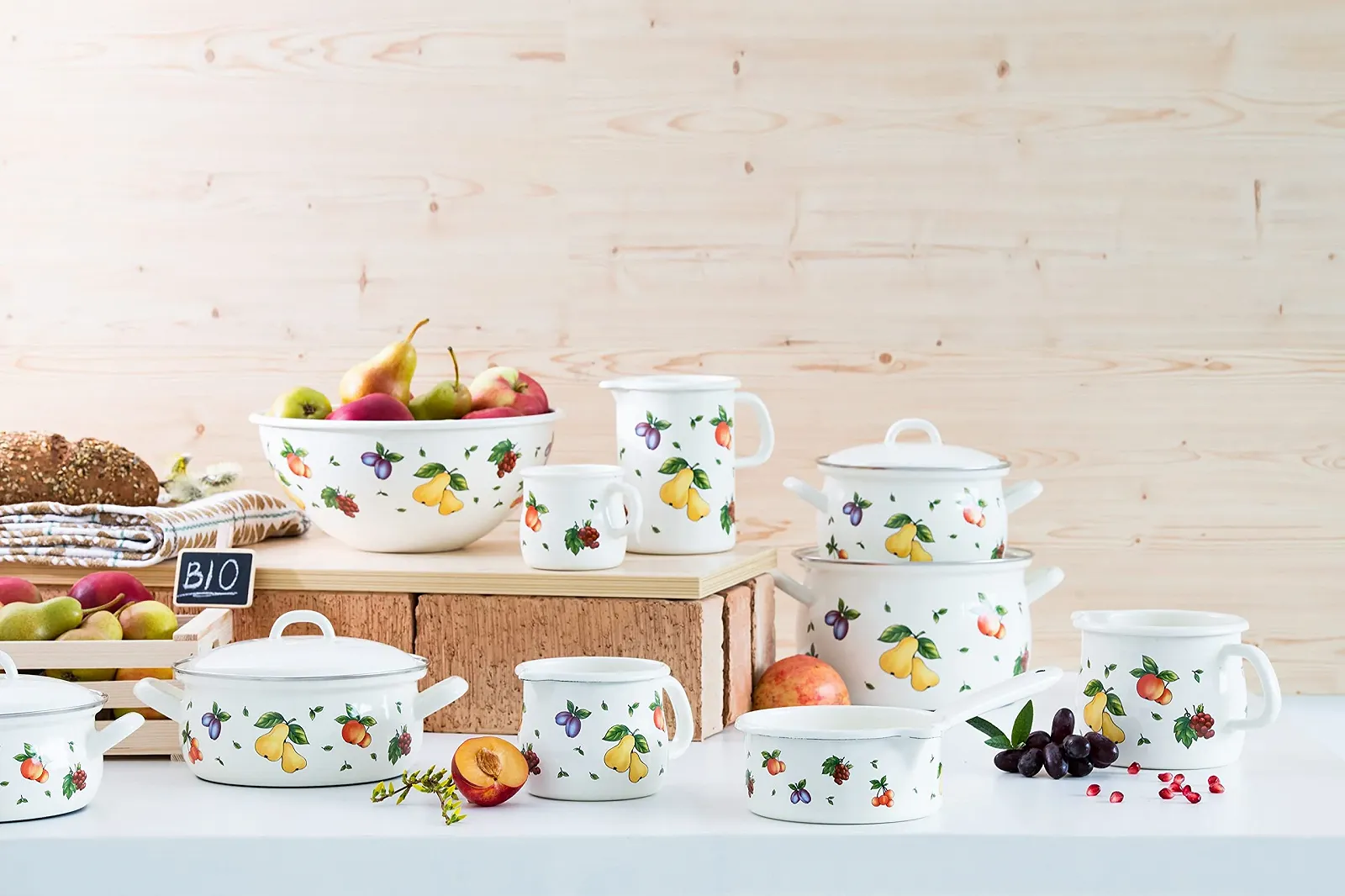 Кастрюля Riess COUNTRY - FRUIT GARDEN 0171-068 20 см 2.0 л белая с фруктовым декором индукционная, фото №2