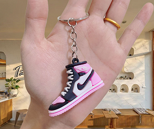 Брелок кроссовок Найк Nike Джордан розовый на рюкзак, ключи 3,5 см - Фото 1