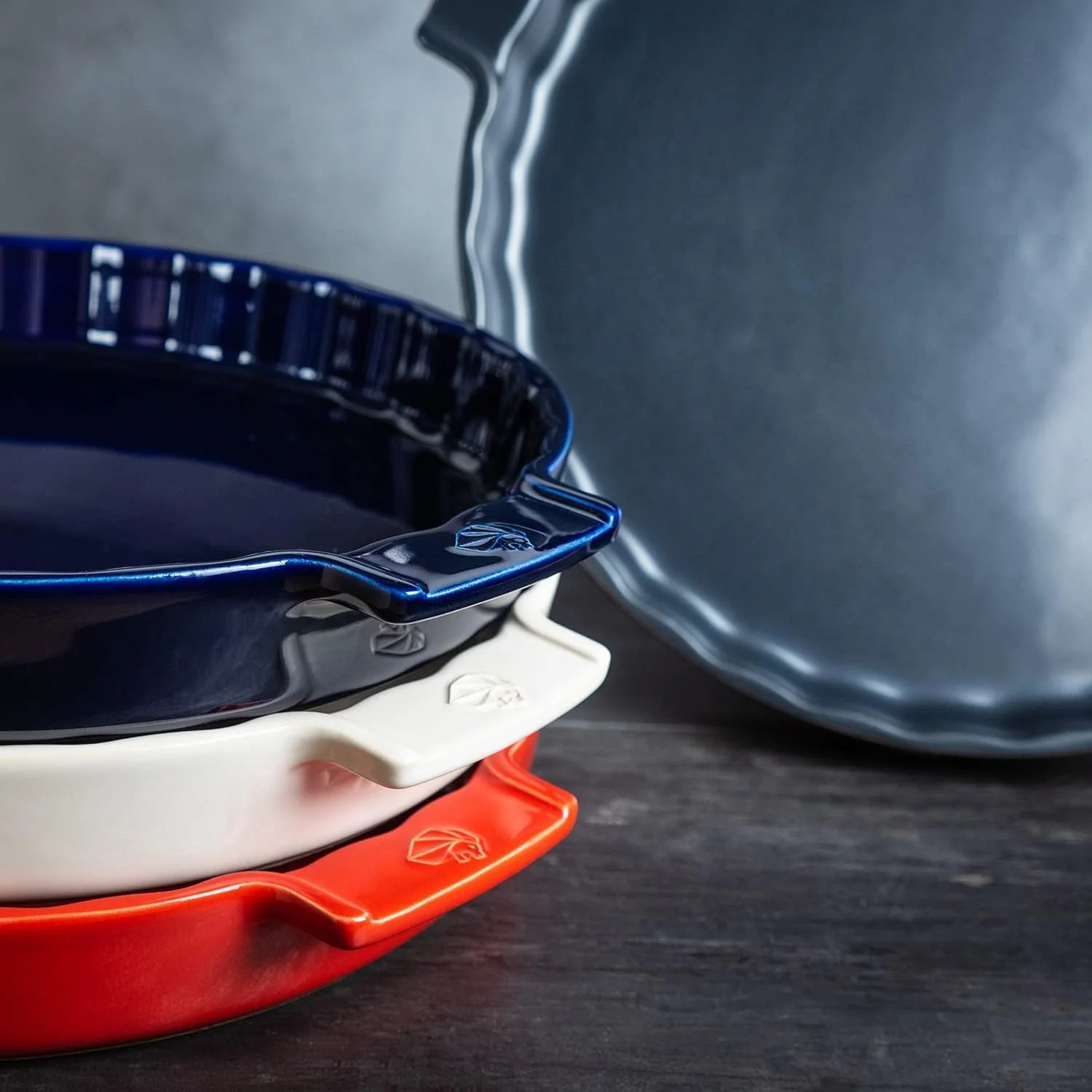 Форма для пирога PEUGEOT круглая керамическая 35х30 см 2.1 л Синяя, фото №4 Форма для пирога PEUGEOT круглая керамическая 35х30 см 2.1 л Синяя, фото №4