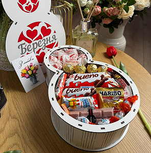 Набор сладостей в подарочных коробках до 8 марта - Фото 1