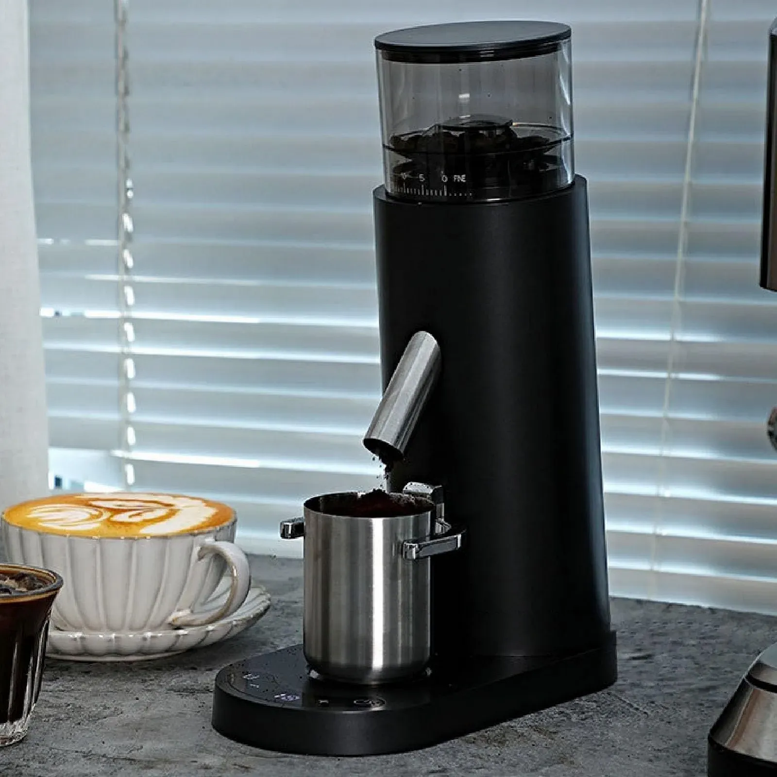 Электрическая кофемолка Black 685, фото №3