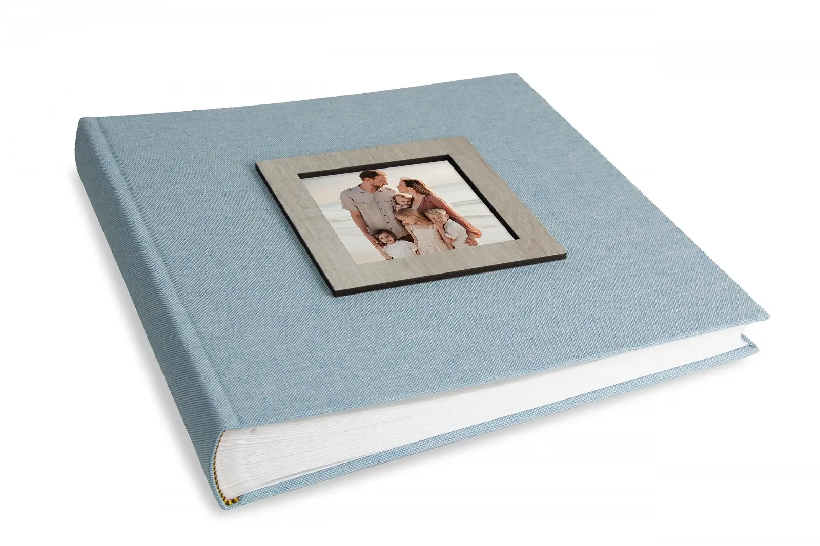 Фотоальбом Mareli 31x31 80 страниц, разделенных папиросной бумагой, светло-голубая льняная обложка с деревянной фоторамкой на обложке, фото №3 Фотоальбом Mareli 31x31 80 страниц, разделенных папиросной бумагой, светло-голубая льняная обложка с деревянной фоторамкой на обложке, фото №3