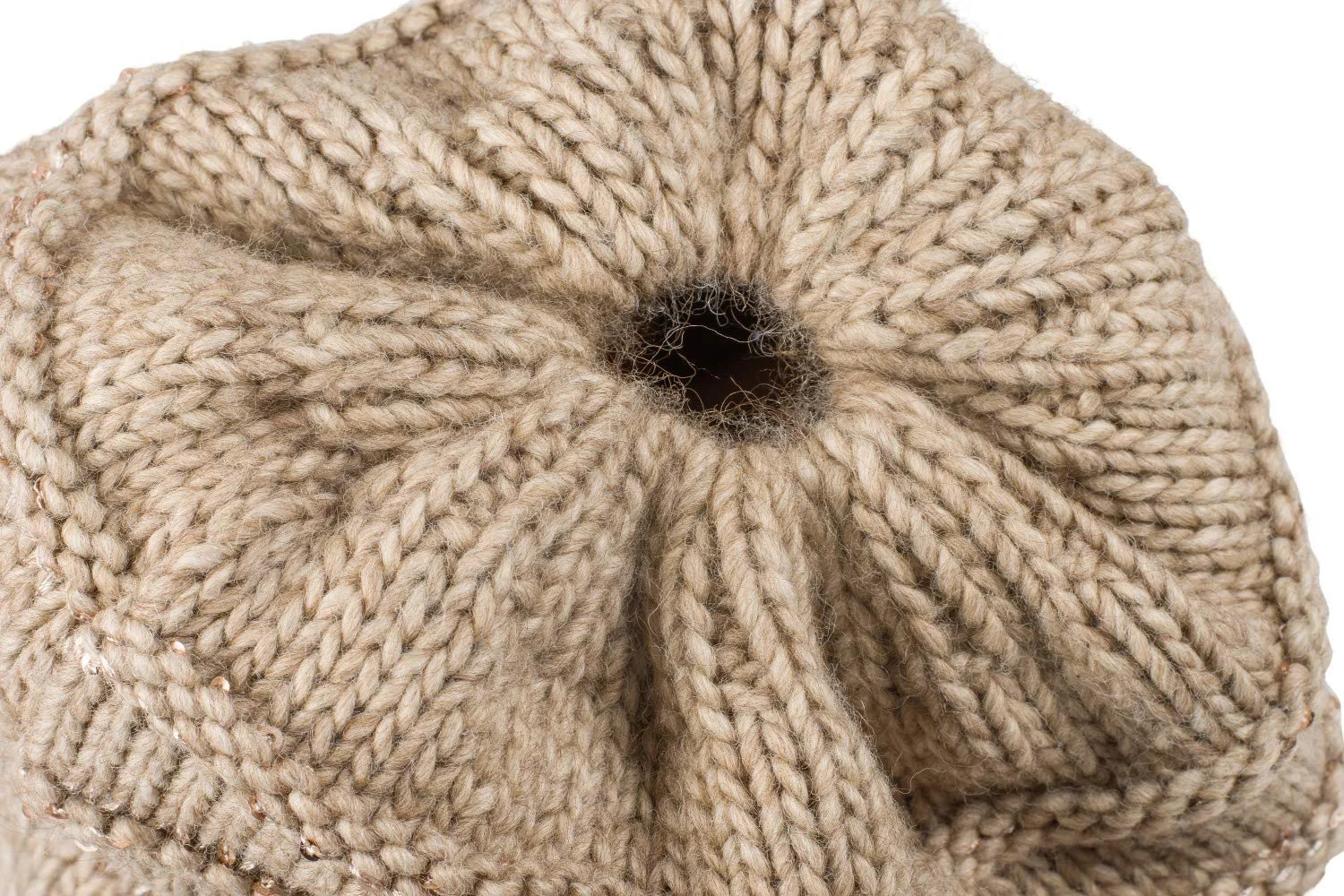 В'язана зимова шапка з блискітками styleBREAKER, з отвором для хвостика та теплою флісовою підкладкою, фото №5 В'язана зимова шапка з блискітками styleBREAKER, з отвором для хвостика та теплою флісовою підкладкою, фото №5