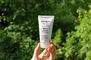 Крем для рук Unicorn с Micro Silver 75 мл - с цветочным ароматом - быстро впитывающийся - естественная защита от бактерий - веганский - органический сертифицированный - в меловой упаковке synthetic.ua - Фото 1