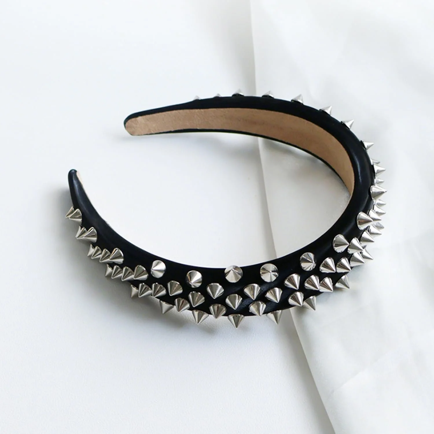 Обруч для волос с шипами, фото №3