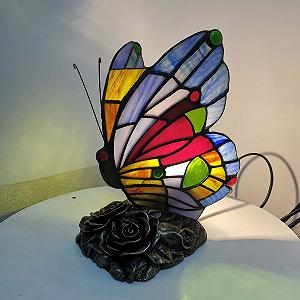 Настільна лампа Bieye L30042US Butterfly Tiffany Style зі вітражного скла 8 дюймів синя/червона synthetic.ua - Фото 1