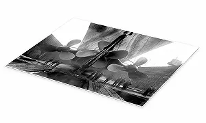 Постер John Parrot Shipyard Workers Under The Titanic черно-белый 70 х 50 см synthetic.ua - Фото 1