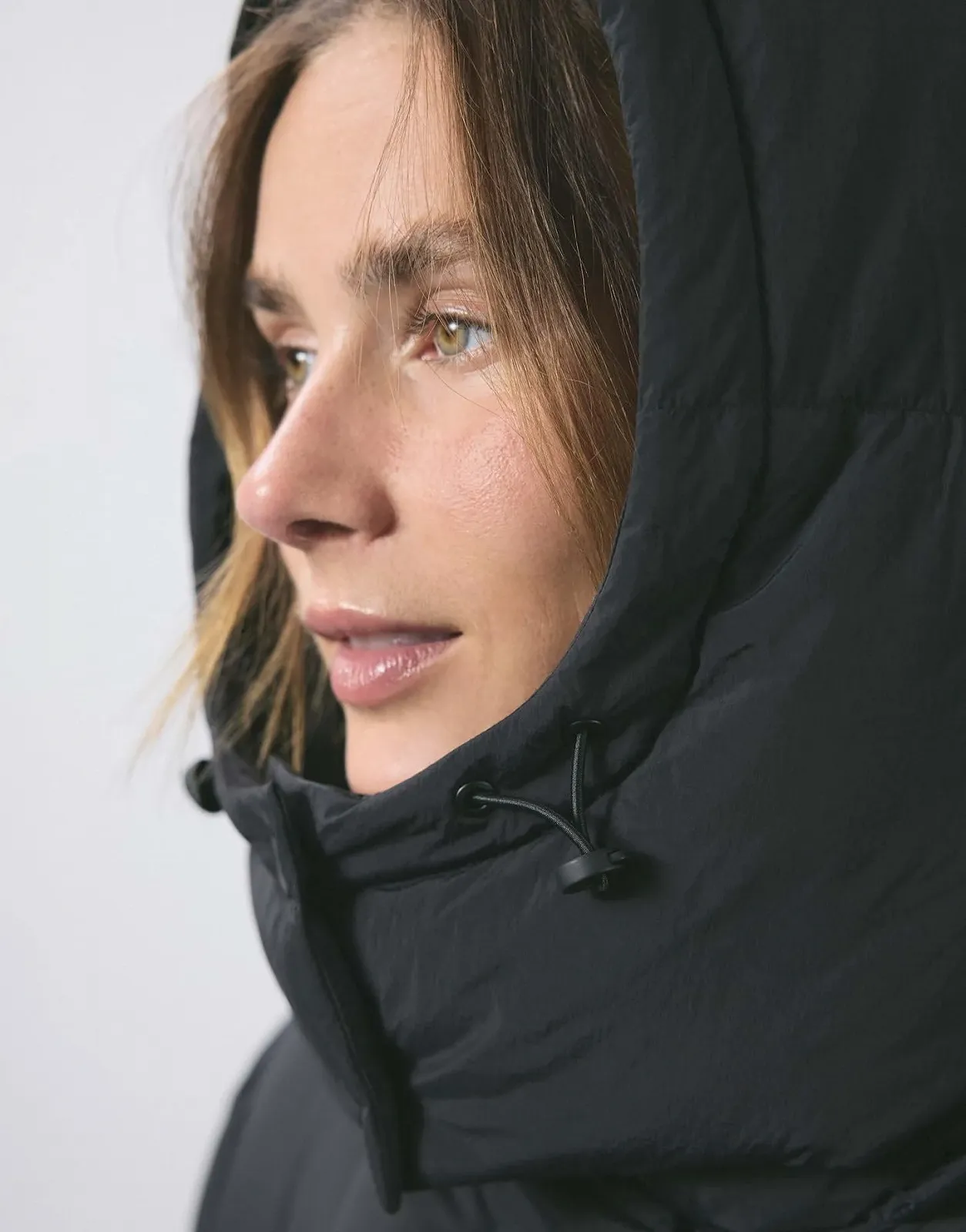 Длинное стеганое пальто OPUS Halline Standard с переработанным наполнителем из искусственного пуха, фото №6 Длинное стеганое пальто OPUS Halline Standard с переработанным наполнителем из искусственного пуха, фото №6