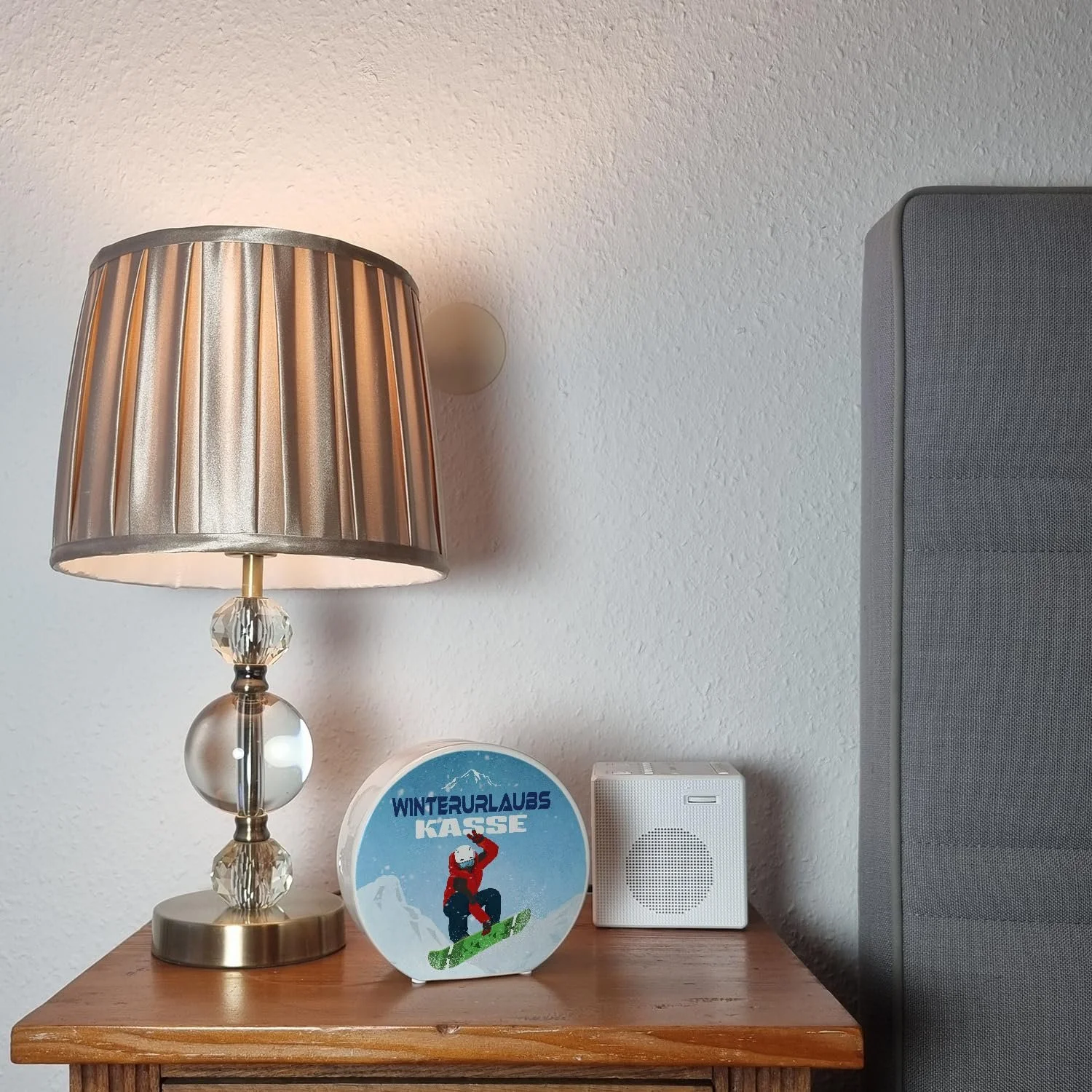 Скарбничка "Зимова відпустка" зі сноубордистом керамічна, фото №2