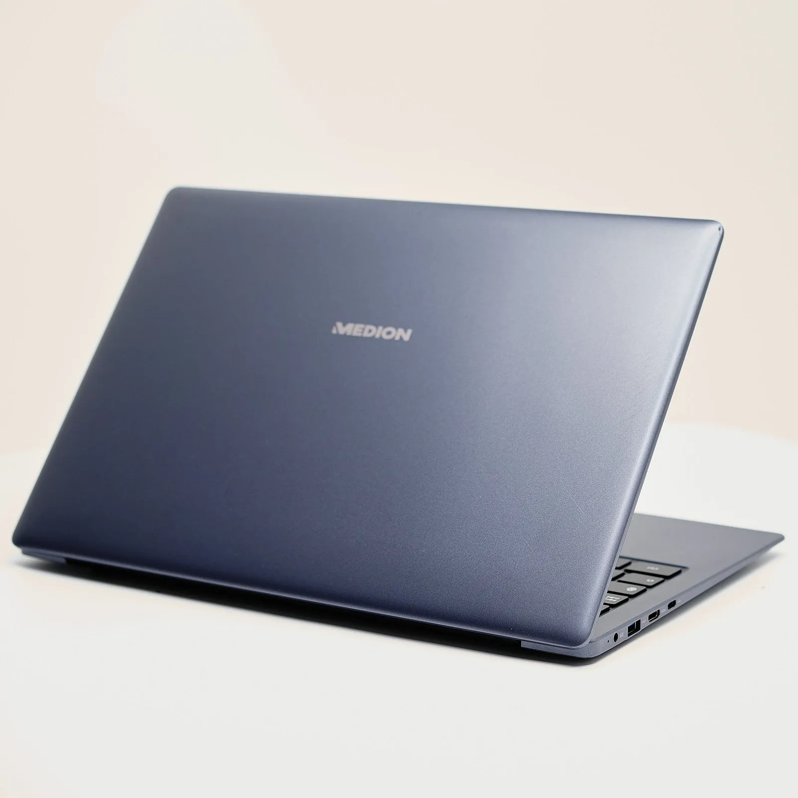 Ноутбук 14" Medion (Lenovo Group) Akoya E14223 Intel RAM 4 ГБ eMMC 128 ГБ Intel Graphics АКБ до 9 годин Win11, фото №9