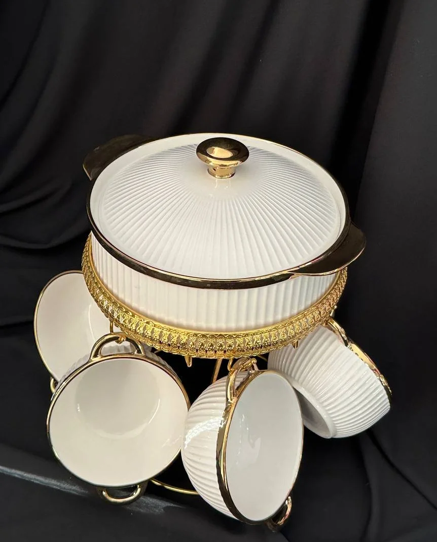 Сервіз супниця та 6 тарілок на золотій підставці, фото №1