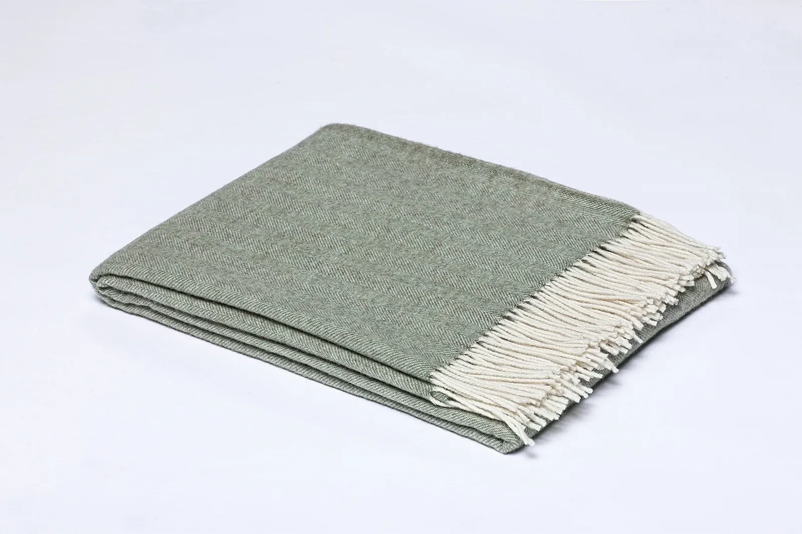 Одеяло Drobė HOME шерстяное из 100% чистой шерсти мериноса, 140 x 200 см, мохово-зеленый/белый, мягкое, однотонное одеяло из чистой шерсти с рисунком елочкой и бахромой, фото №2