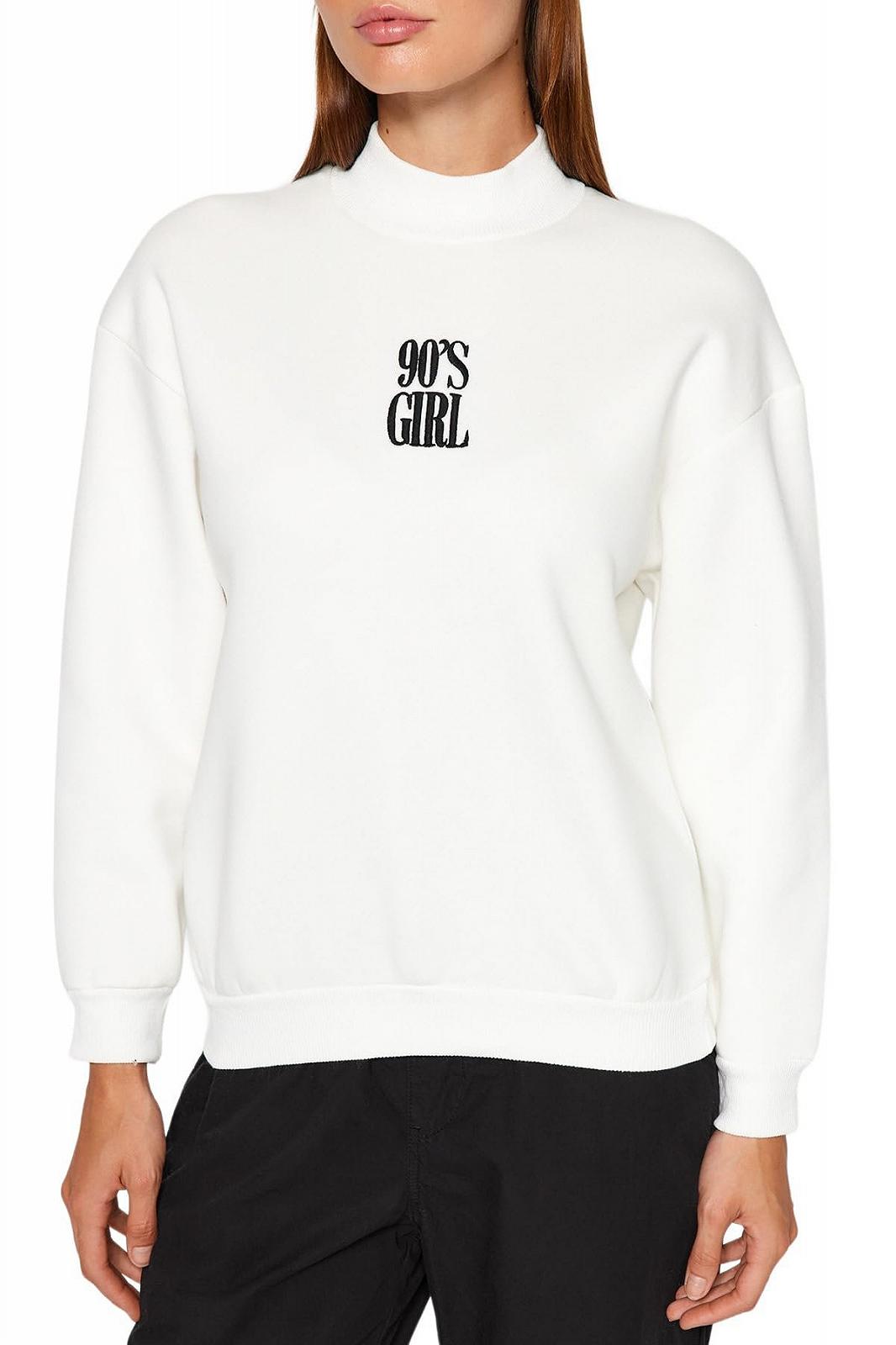 Свитшот TRENDYOL С Высоким Вырезом и Слоганом, фото №3 Свитшот TRENDYOL С Высоким Вырезом и Слоганом, фото №3