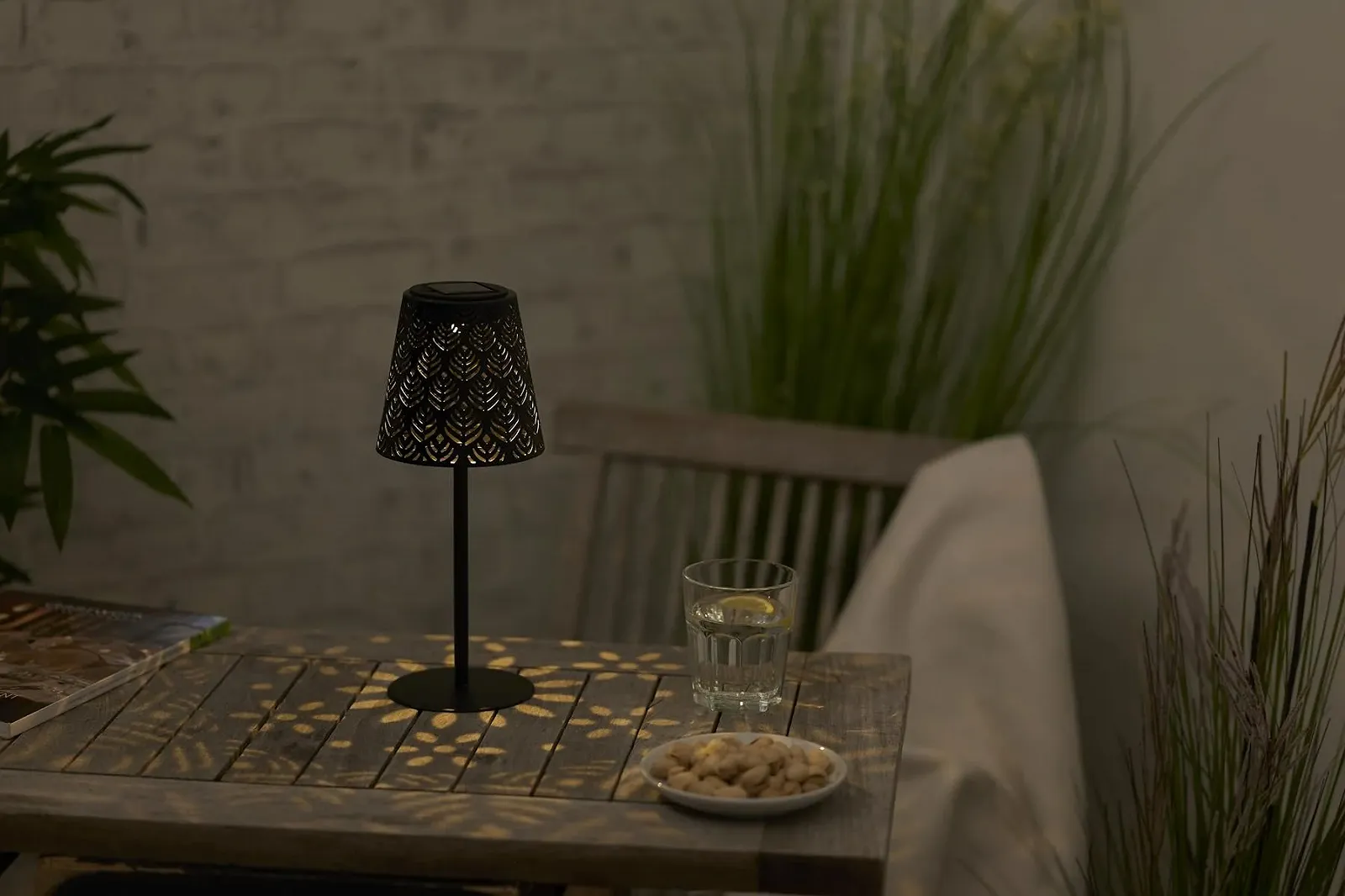 Настільна лампа Northpoint LED Solar Metal Oriental з датчиком сутінків Чорна, фото №7