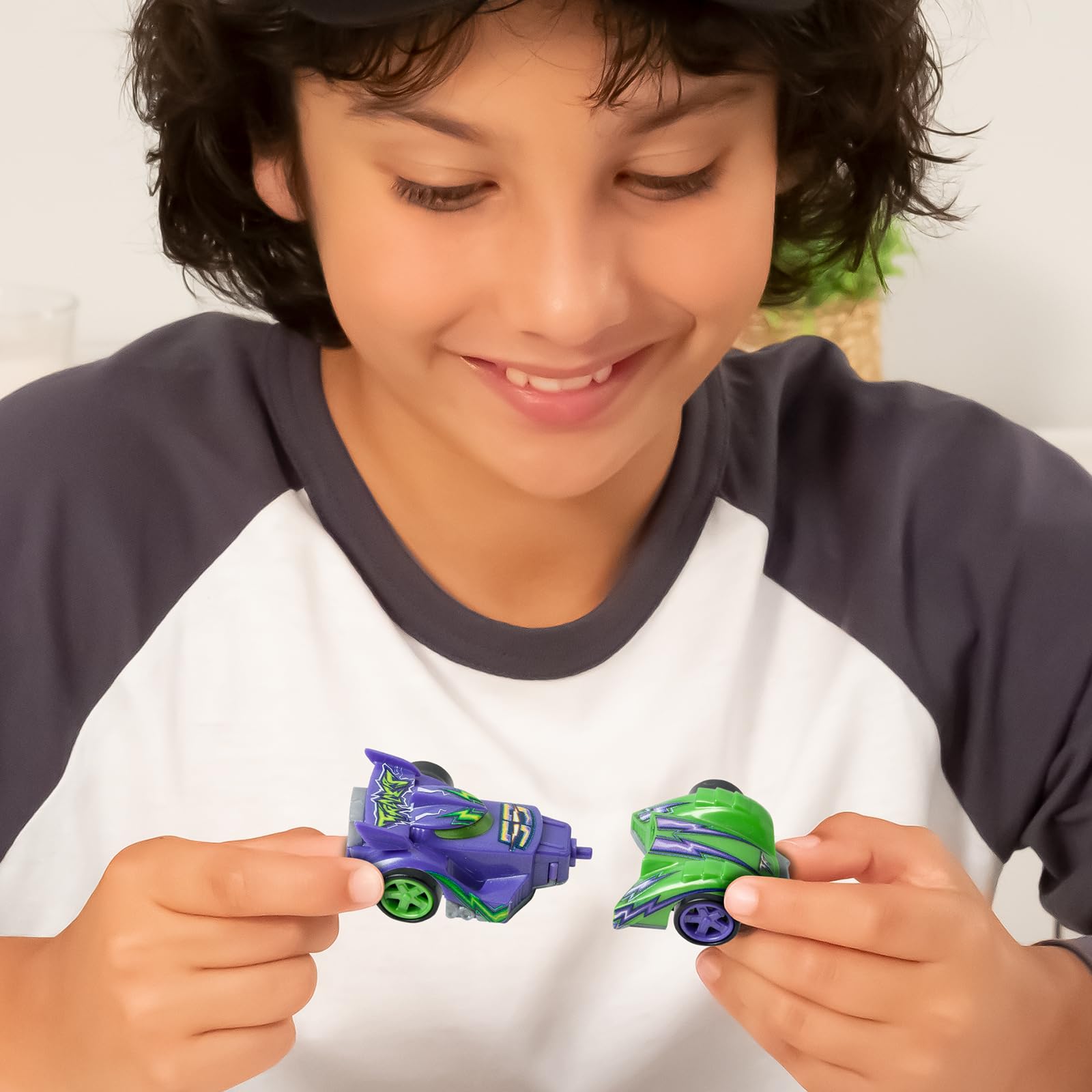 Автомобіль T-RACERS Mix 'N Race - Колекція з 12 колекційних автомобілів, фото №5 Автомобіль T-RACERS Mix 'N Race - Колекція з 12 колекційних автомобілів, фото №5