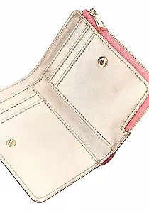 Футляр для карток на блискавці GUESS Laurel Рожевий ціна на synthetic.ua - Фото 1 Футляр для карток на блискавці GUESS Laurel Рожевий synthetic.ua - Фото 1