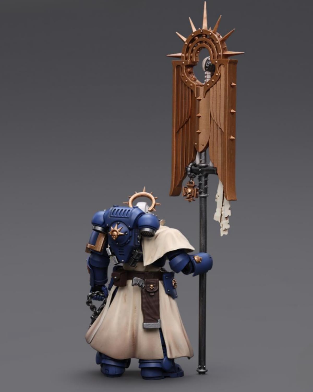 Фигурка JoyToy Warhammer 40K Ultramarine Bladeguard Ancient 1:18, фото №4