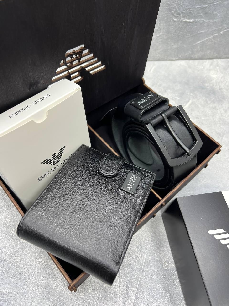 Кожаный ремень и кошелёк подарочный набор Armani, фото №2 Кожаный ремень и кошелёк подарочный набор Armani, фото №2