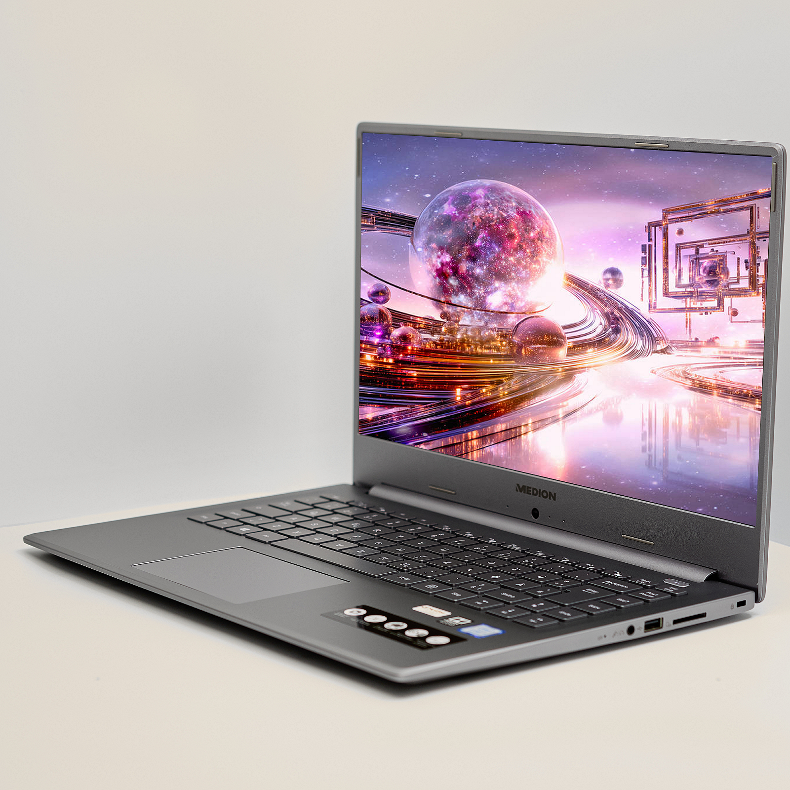 Ноутбук 15.6'' Medion (Lenovo Group) Akoya S6445 | Intel Core i7-8565U | IPS (1920x1080) FullHD | RAM DDR4 16 ГБ | SSD 256 ГБ | Intel UHD Graphics 620 | Металевий корпус | Win11 (5093), фото №3