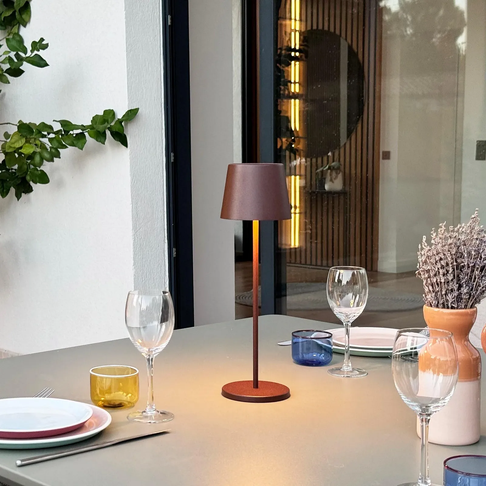 Настільна LED лампа Kelly Vintage Touch Wireless 38 см із зарядною платформою Набір 6 шт. Біла, фото №8