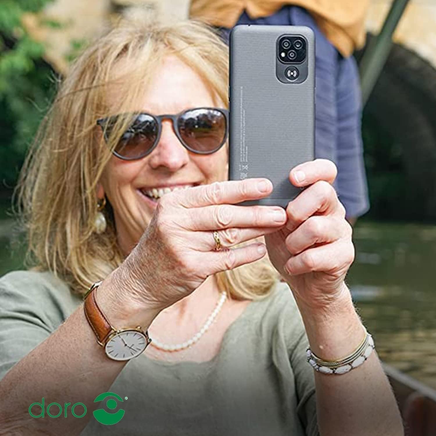 Смартфон Doro 8100 Plus 4G 6.1'' Triple camera Black, фото №6 Смартфон Doro 8100 Plus 4G 6.1'' Triple camera Black, фото №6