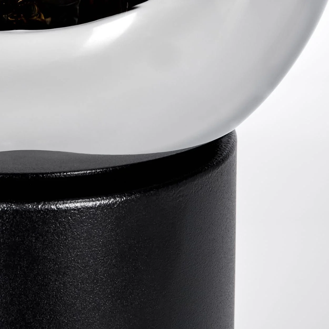 Настільна лампа HOFSTEIN Koyoto метал/скло Ø 15 см E27 Чорний/Хром/Димчастий/Прозорий, фото №6